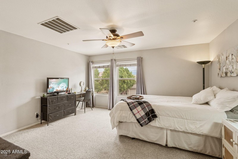 28-web-or-mls-W Surrey Ave-S2309-028