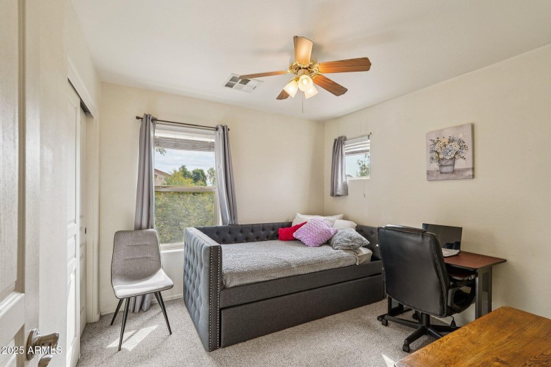 24-web-or-mls-W Surrey Ave-S2309-024