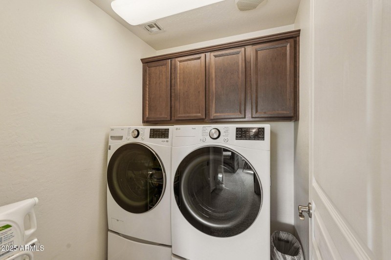 21-web-or-mls-W Surrey Ave-S2309-021