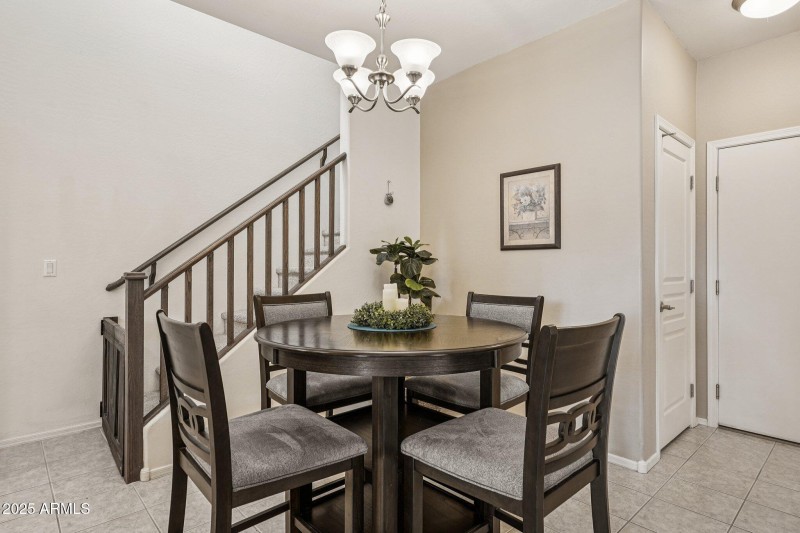 15-web-or-mls-W Surrey Ave-S2309-015