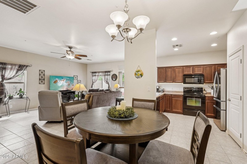 14-web-or-mls-W Surrey Ave-S2309-014