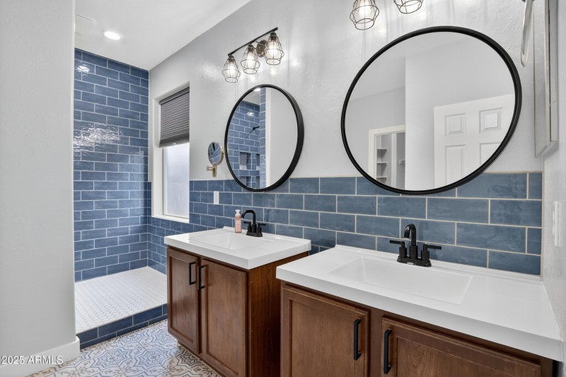 29_029_085_a4m_rhome