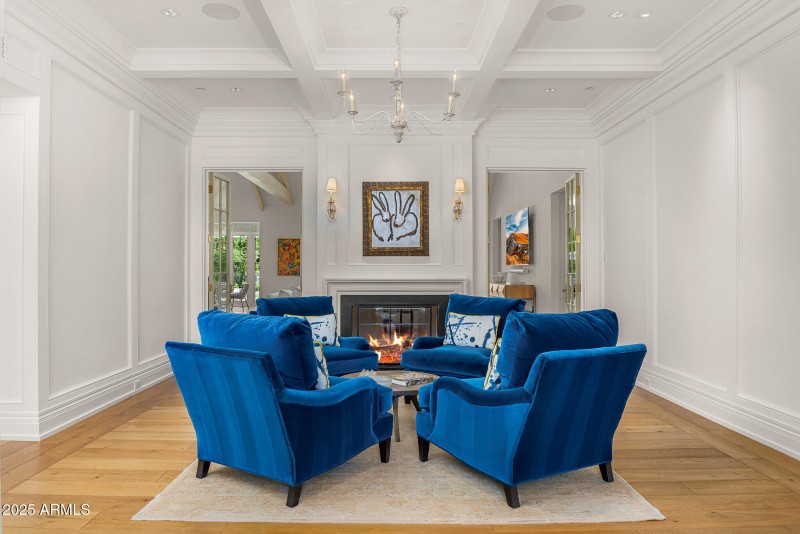 06foyer sitting room