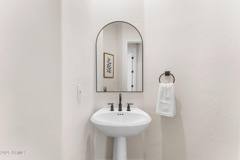 7266 E Del Acero Dr | Gainey Ranch