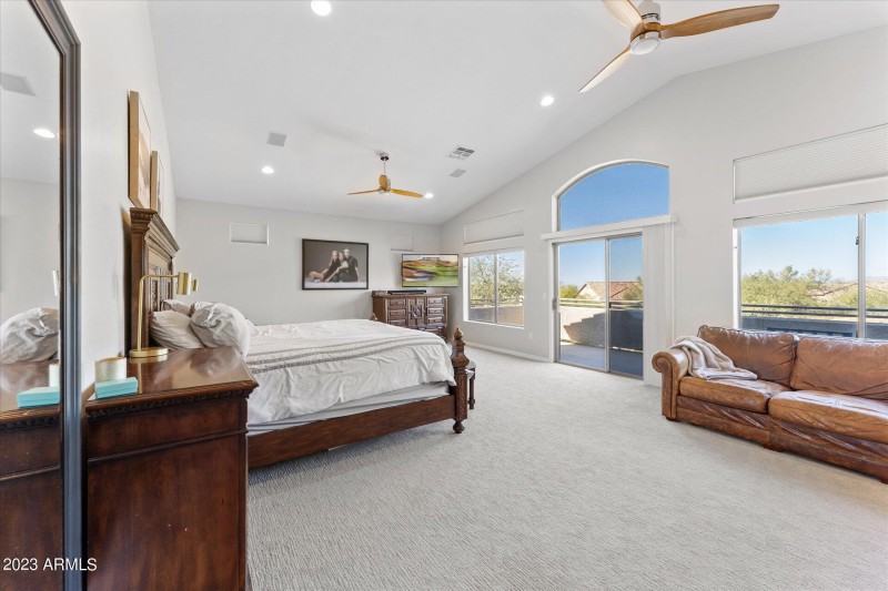 16-040-primary-bedroom