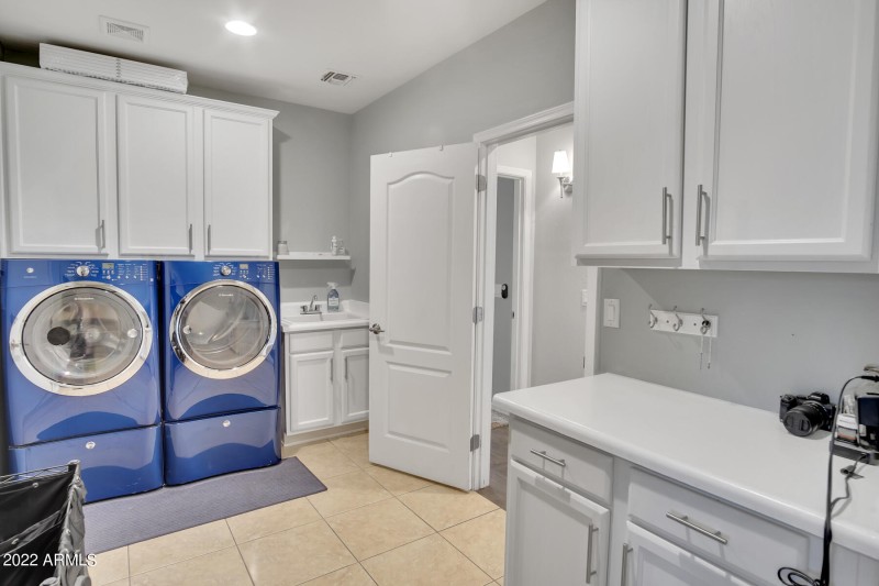 Laundry: Utility Room