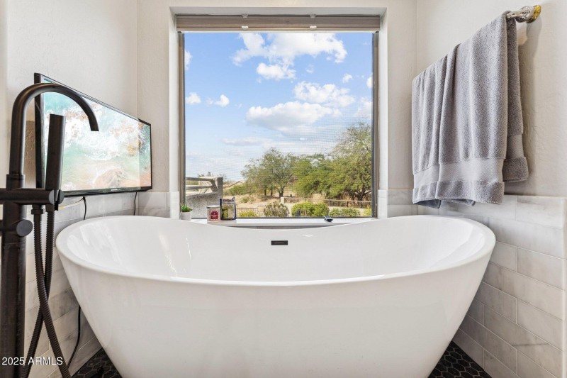 040-primary-bathroom