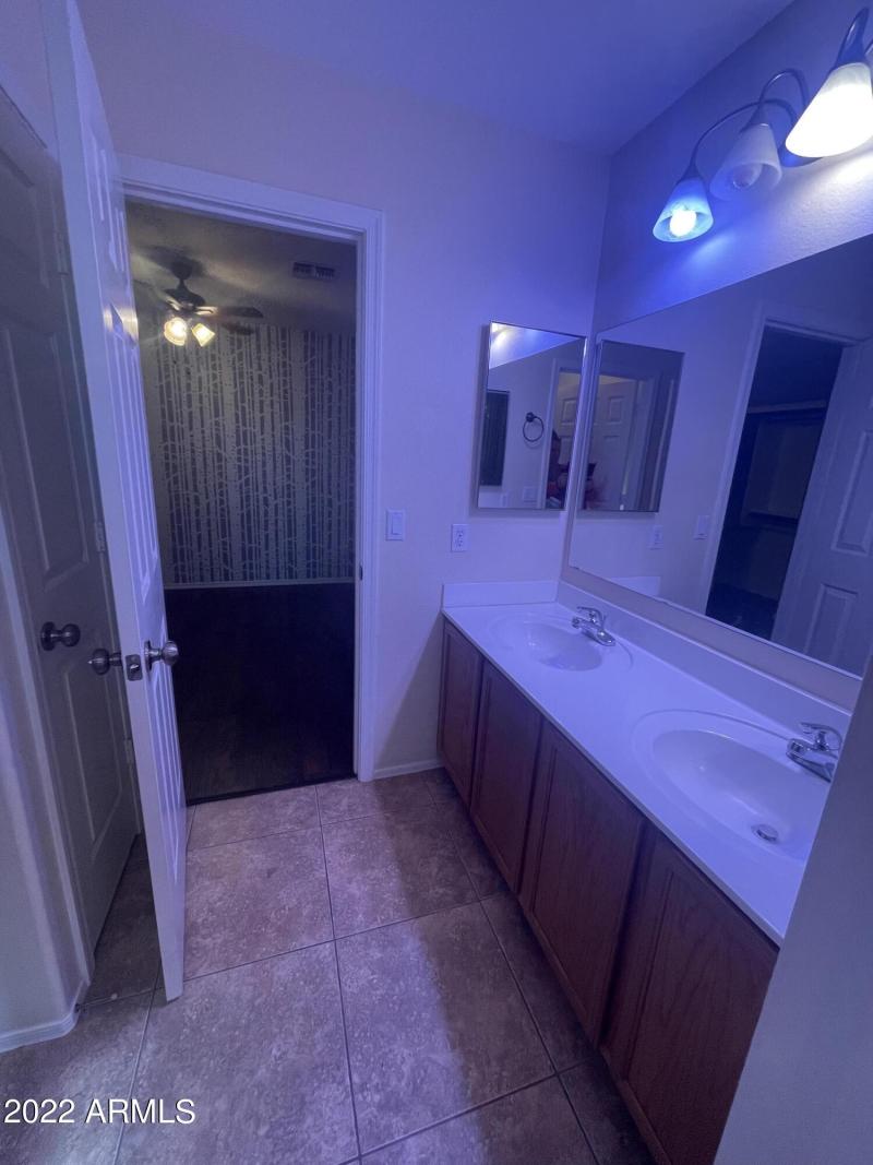 C0770F6A-182A-49E8-9B08-0D422489A1E1