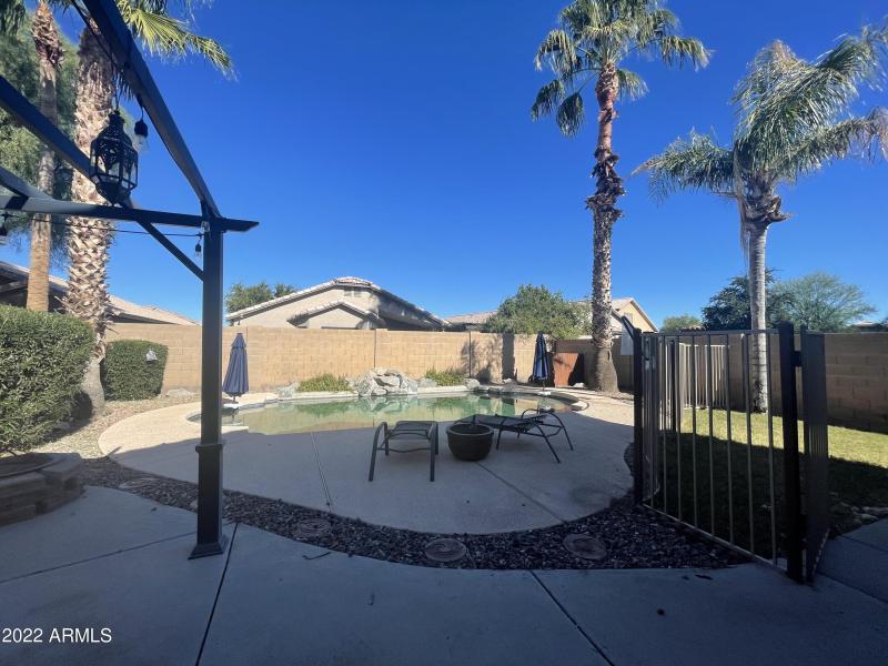 273C233E-BE1F-4B3D-8DE8-6D6B26180753