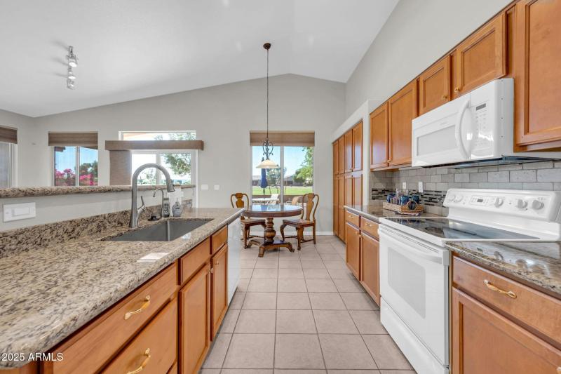 4551 E Sycamore Ct-11