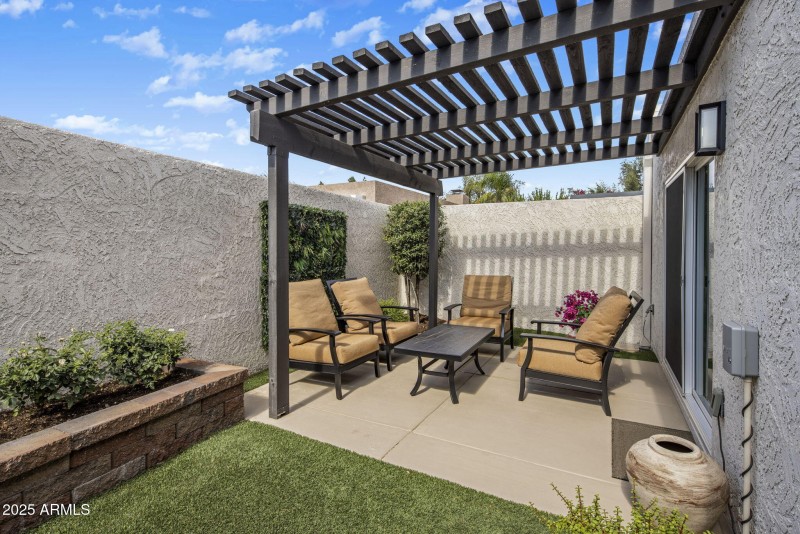 5-web-or-mls-D46A5958