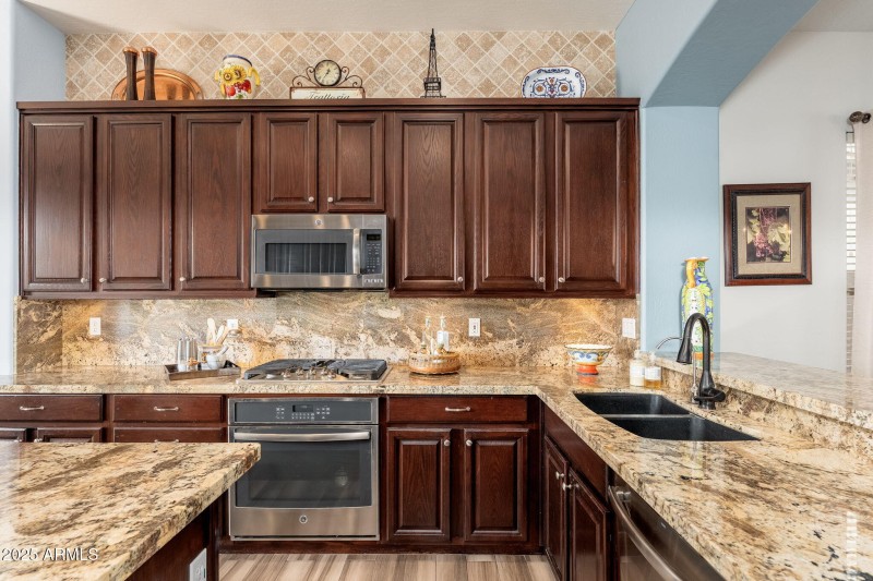 14734 E Crested Crown - 17