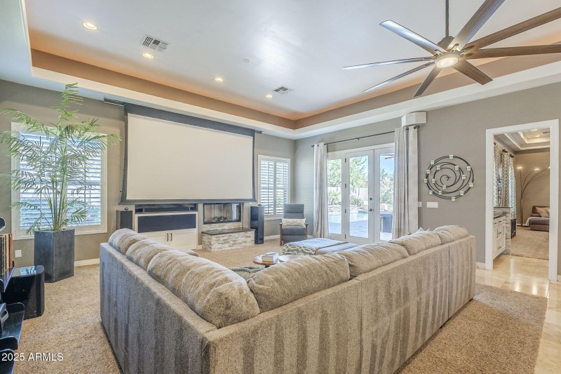 27-LR proejction screen