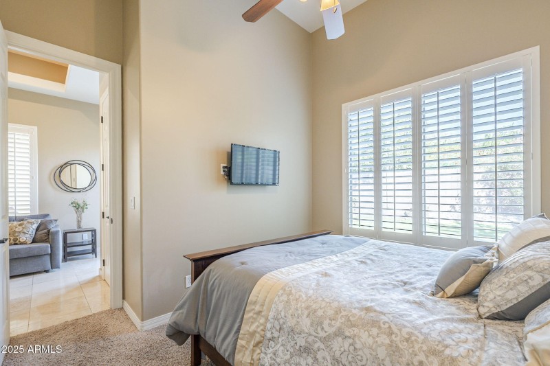 70-guest house bedroom