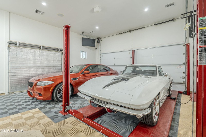 83-garage guest house