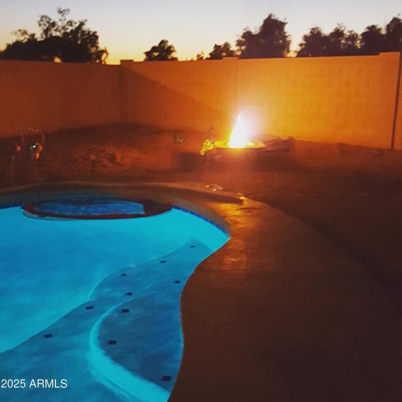 Remote controlled pool light