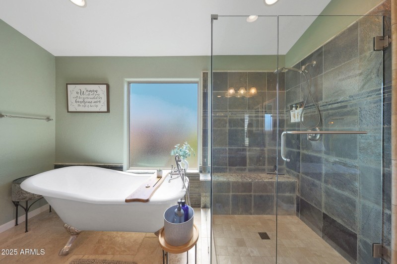 B (58) Owner's Suite