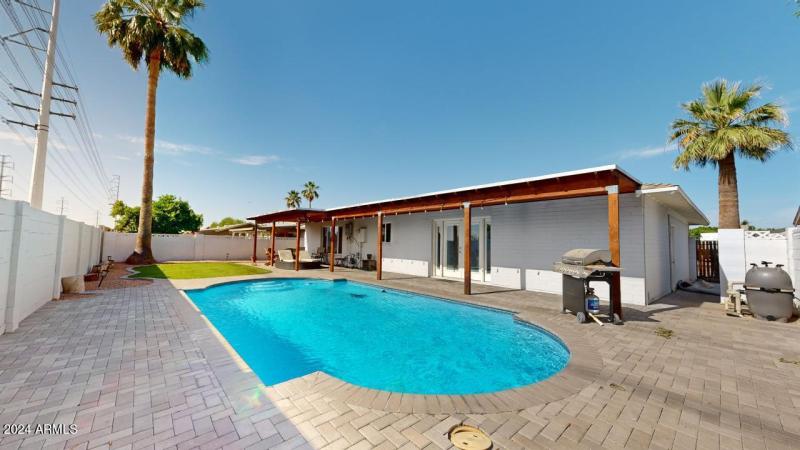 2525-N-66th-St-05302024_165401