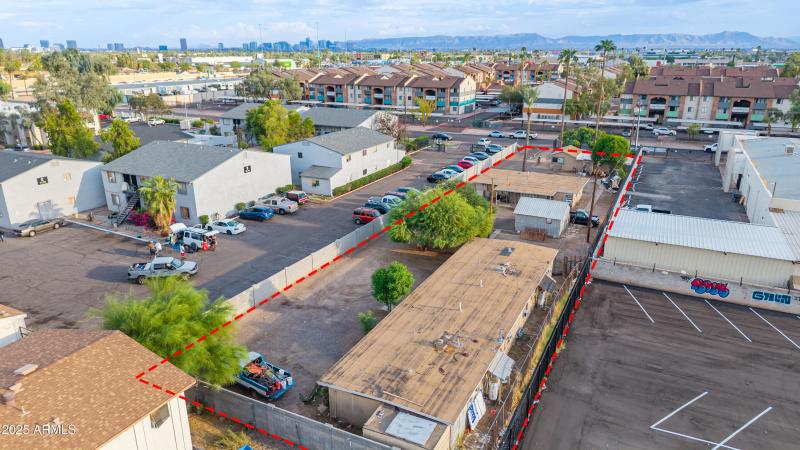 2612 W Glenrosa Avenue