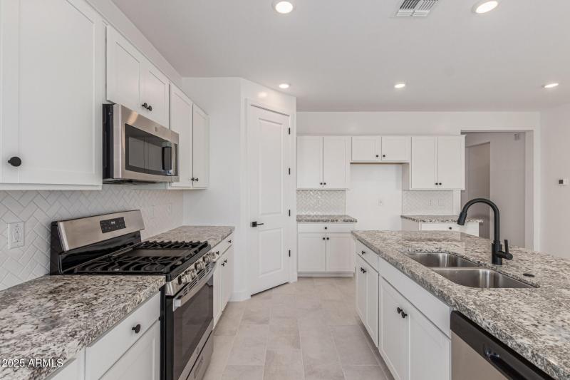 Kitchen with Walk-in Pantry