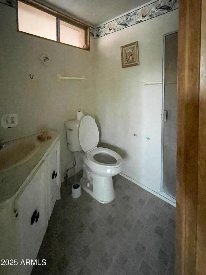 Second master bathroom