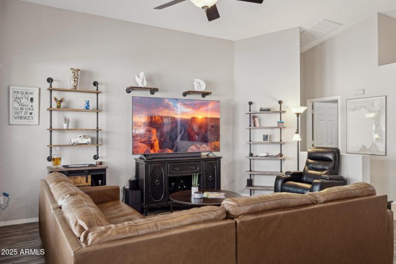 7-web-or-mls-15084-w-polk-st