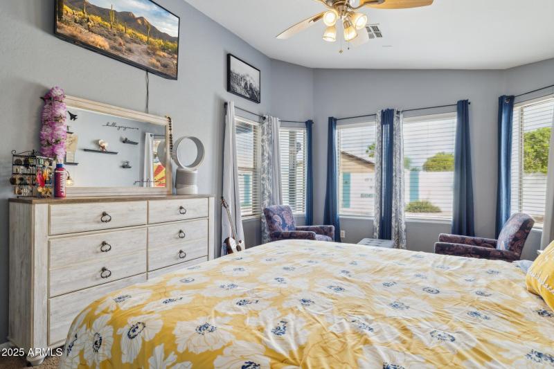 14-web-or-mls-15084-w-polk-st