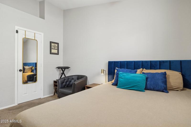 19-web-or-mls-15084-w-polk-st