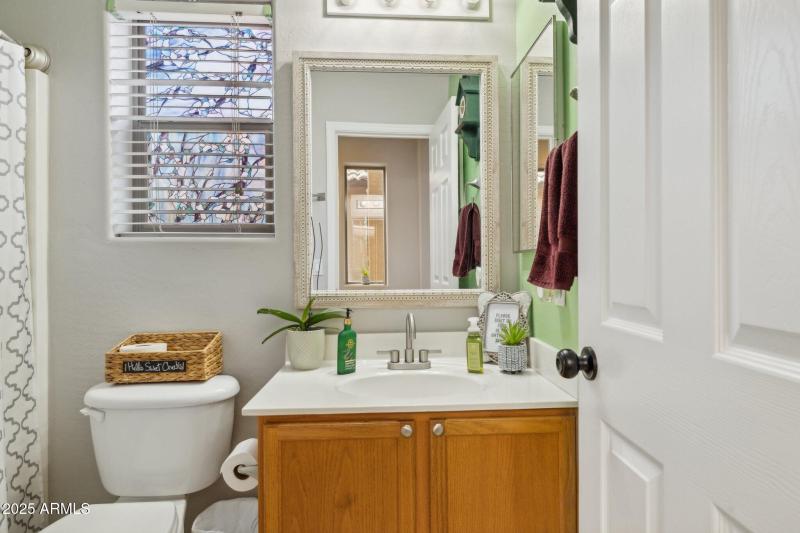 20-web-or-mls-15084-w-polk-st