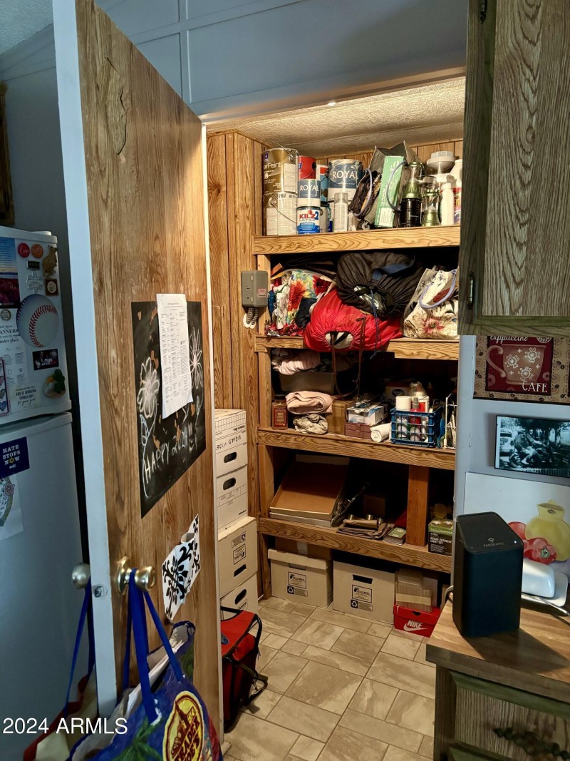 Walk-in Pantry