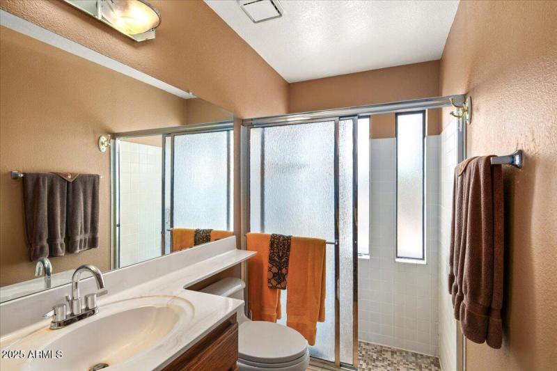 24-Primary Bath & Showers