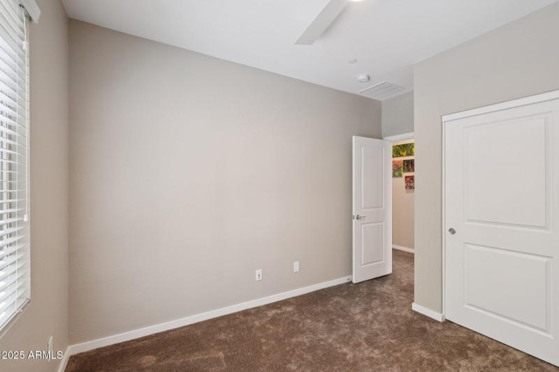 22-web-or-mls-E Furness Dr-S2009-018