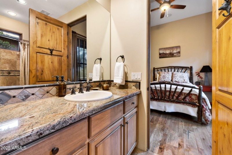 16-Bedroom 3 Bathroom (2)