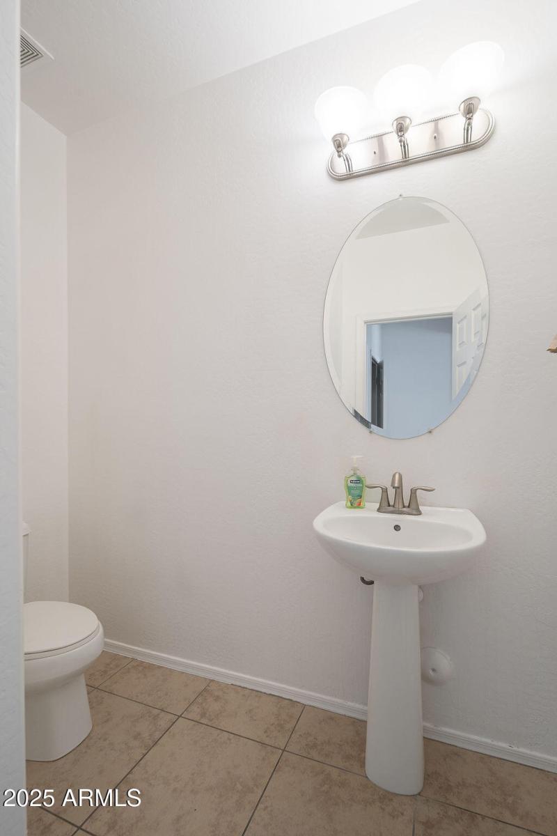 20250818_15743-W-Sierra-St_07