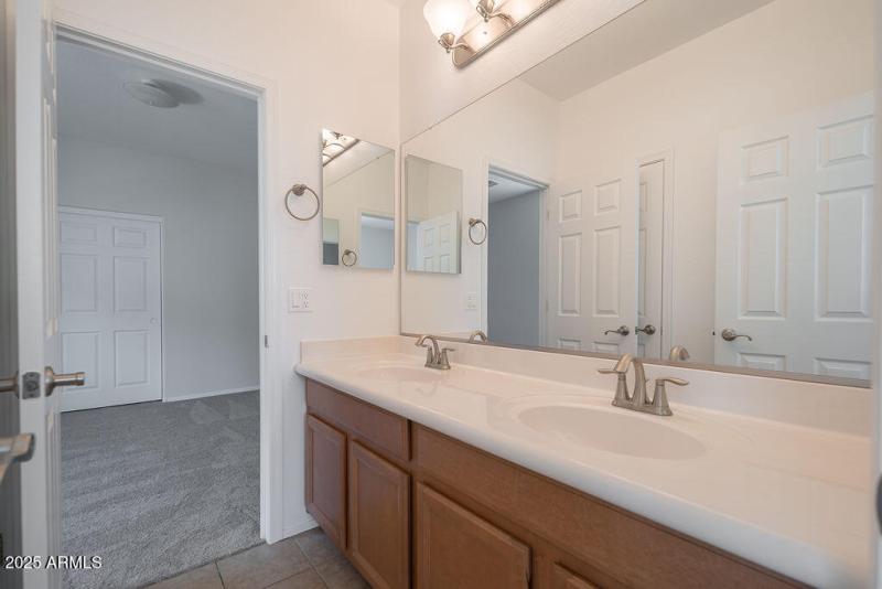 20250818_15743-W-Sierra-St_19