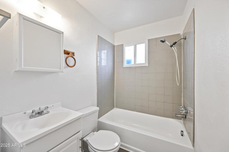 8-1241EMS3-ocupix-9-2025