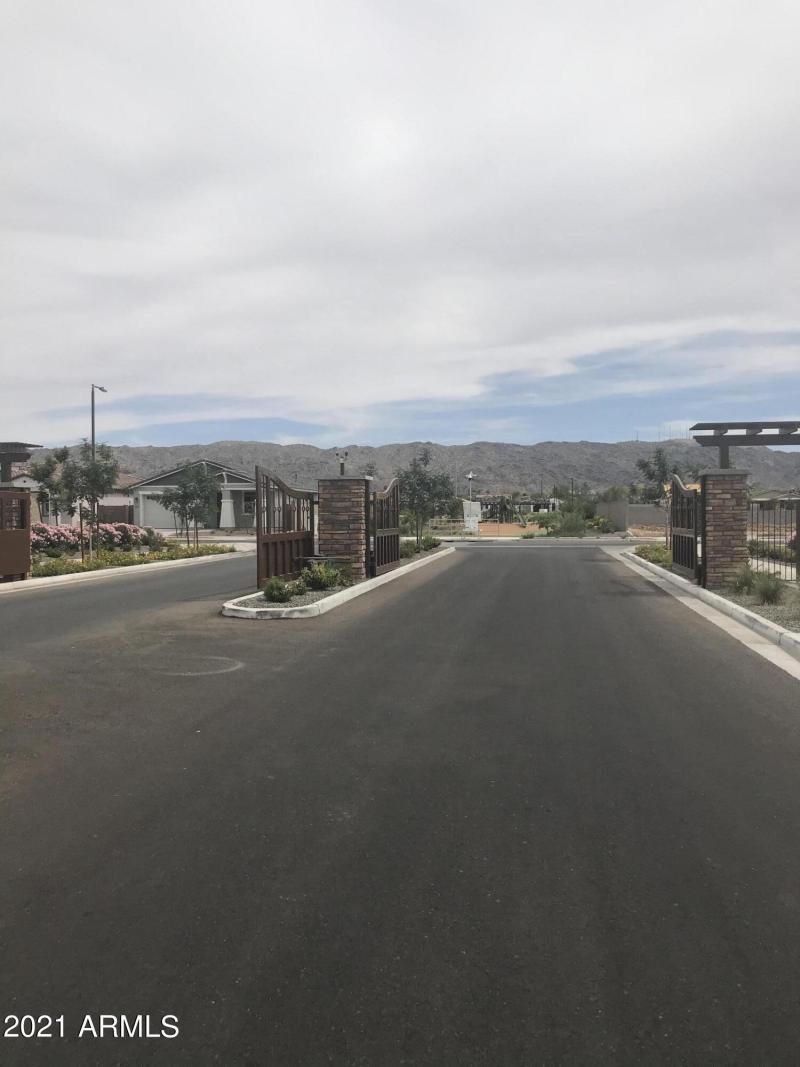 528EB099-2818-46B1-9846-AFED4364F617