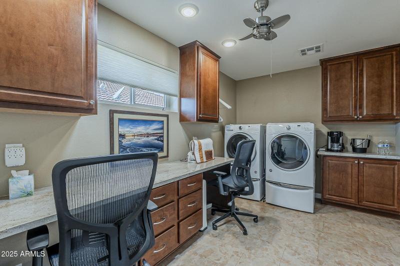 Multi-Use Room Off Kitchen