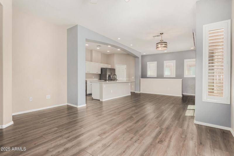 42424 N GAVILAN PEAK PKWY 55206