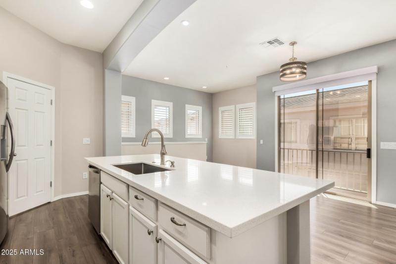 42424 N GAVILAN PEAK PKWY 55206