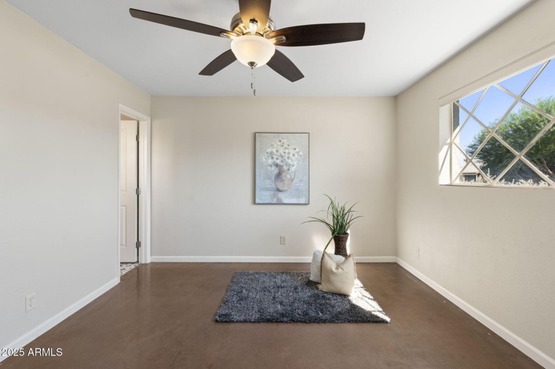 27 - 7240 E Garfield St