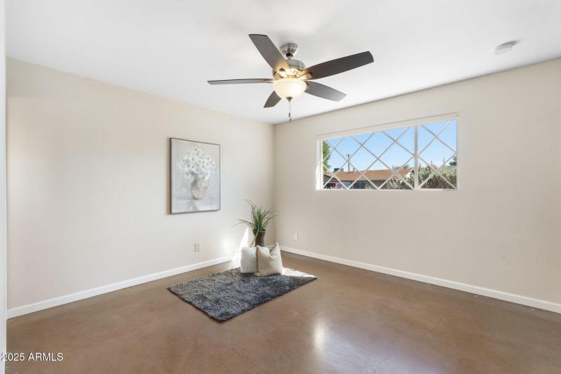 29 - 7240 E Garfield St