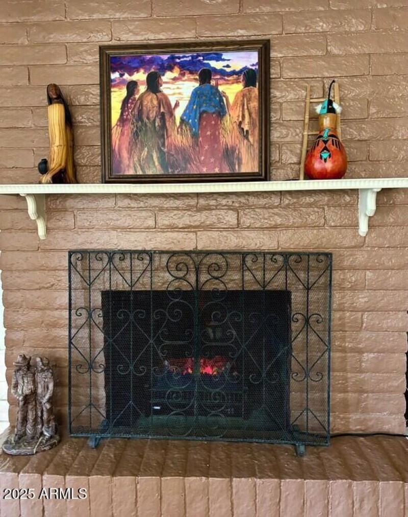 37847 fam room fireplace