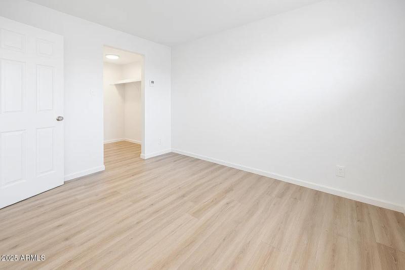 e80c339e7fc99c33b1c0a01838cdec2d-uncropp