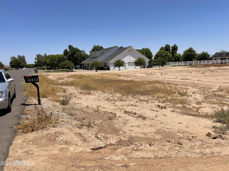 5552C16F-B428-4DFA-BDD7-9D1F06F524F1