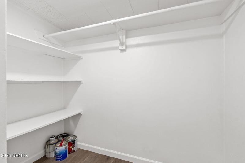 913 W Highland Avenue