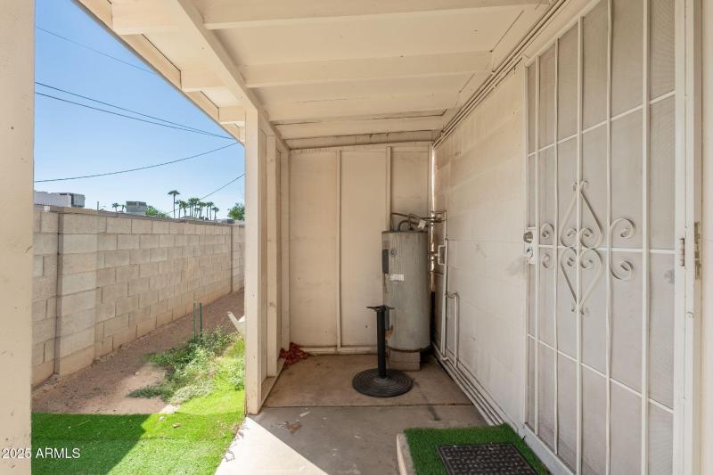 913 W Highland Avenue