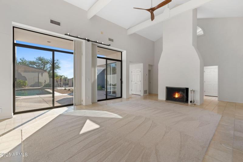 5-web-or-mls-8510-e-vista-bonita-dr