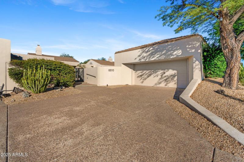 32-web-or-mls-8510-e-vista-bonita-dr