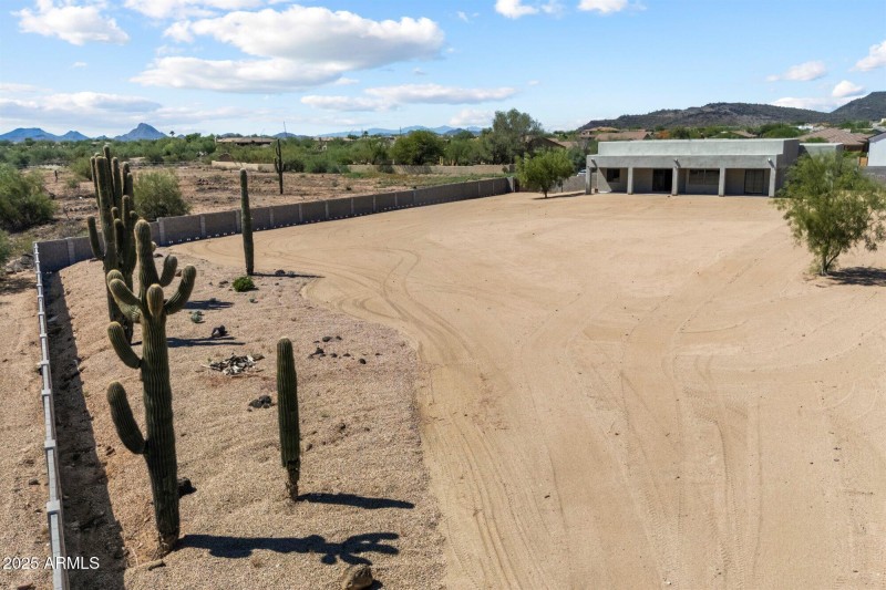Desert landscaping at rear of yard